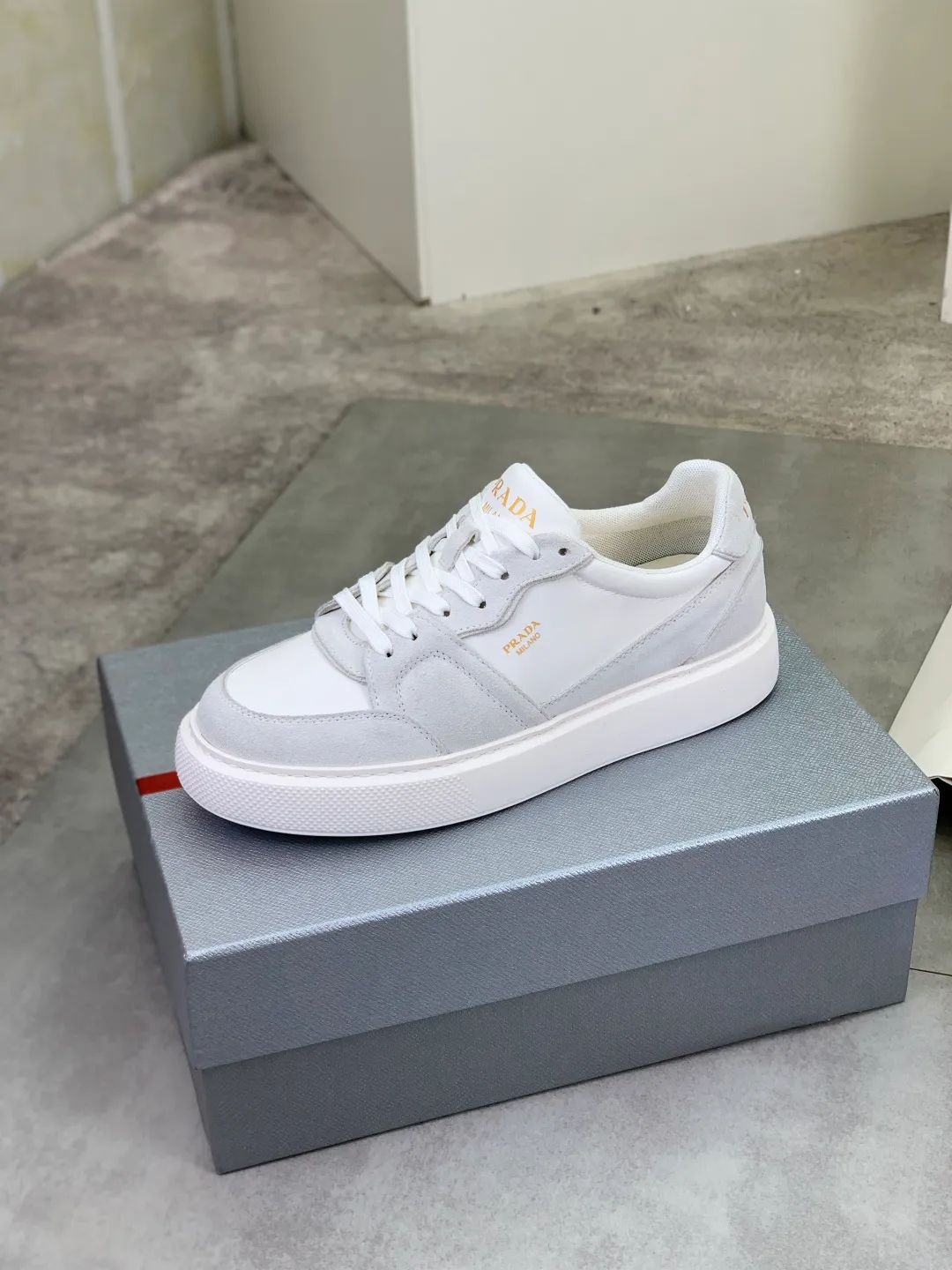 Men's men's shoes P560 💰【New style】Top quality, new popular models on the official website, which will never go out of style for a century, 🆘 The trendy brand (Prada) mainly promotes popular models, avant-garde and versatile fashionable men's shoes, privately molded, with cowhide splicing and 1:1 oil edge treatment... fashionable and simple, original imported cowhide with python skin, cowhide leather lining for feet; the atmosphere and personality are more fashionable, eye-catching and pursuing class. It will subvert the old idea and be a must-have for fashionistas who want to spend time with you! Must keep it! High-end comfortable and low-cost, high-end quality workmanship. Size: 38-45 4️⃣ colors available. full package